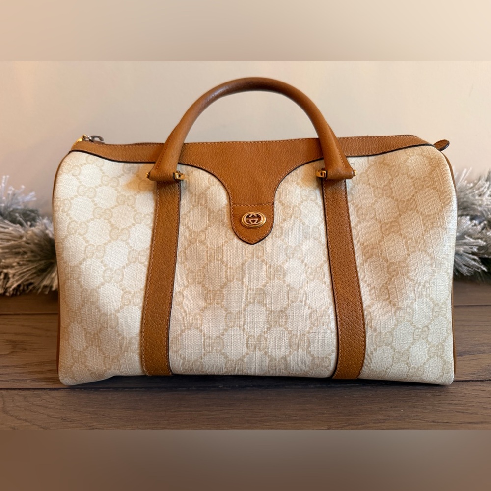 GUCCI Accessory Collection Ivory Monogram Joy Boston Supreme